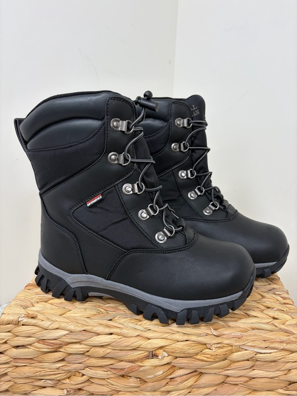 Water-Resistant Black Women's Winter Lace-Up Boots